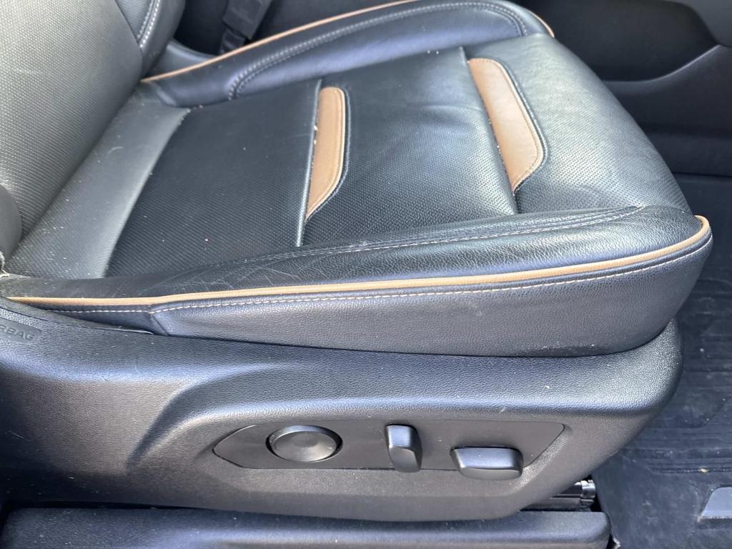 used 2022 GMC Yukon car, priced at $46,890