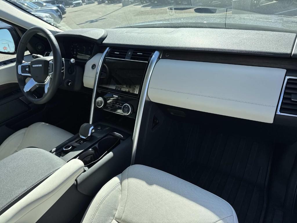 used 2024 Land Rover Discovery car, priced at $45,988