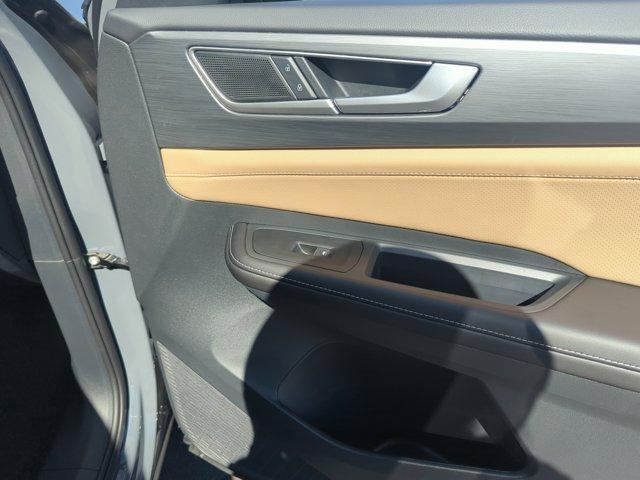 new 2026 Volkswagen Atlas Cross Sport car, priced at $43,526