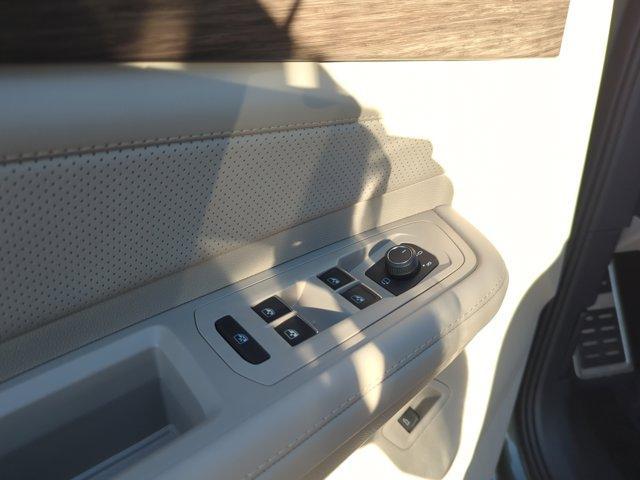 new 2026 Volkswagen Atlas car, priced at $53,157