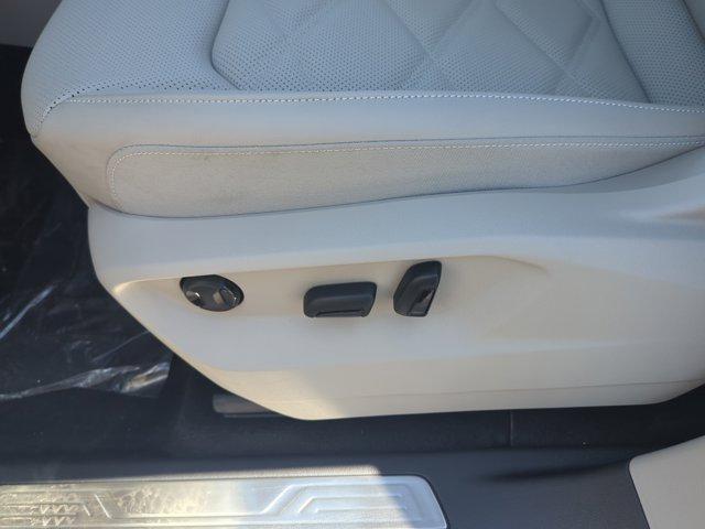 new 2026 Volkswagen Atlas car, priced at $43,113