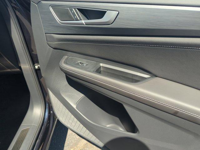 new 2026 Volkswagen Atlas Cross Sport car, priced at $40,952