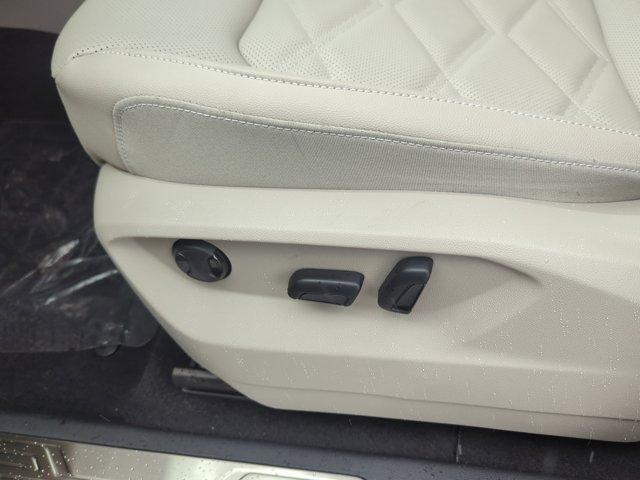 new 2026 Volkswagen Atlas car, priced at $43,552