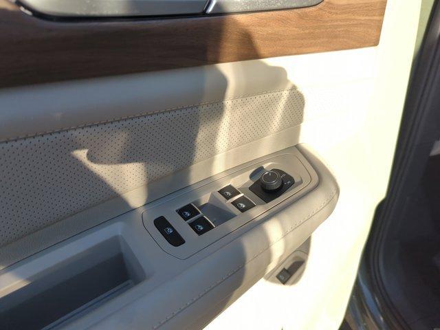 new 2026 Volkswagen Atlas car, priced at $42,157