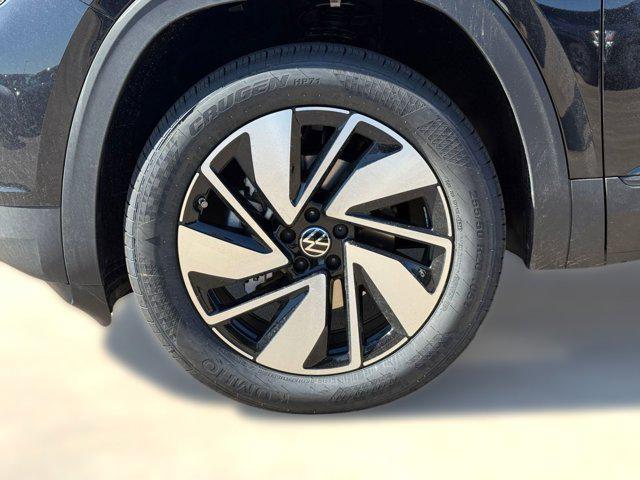 new 2026 Volkswagen Atlas car, priced at $46,291