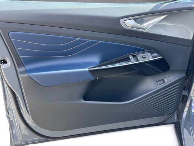 new 2025 Volkswagen ID.4 car, priced at $50,349