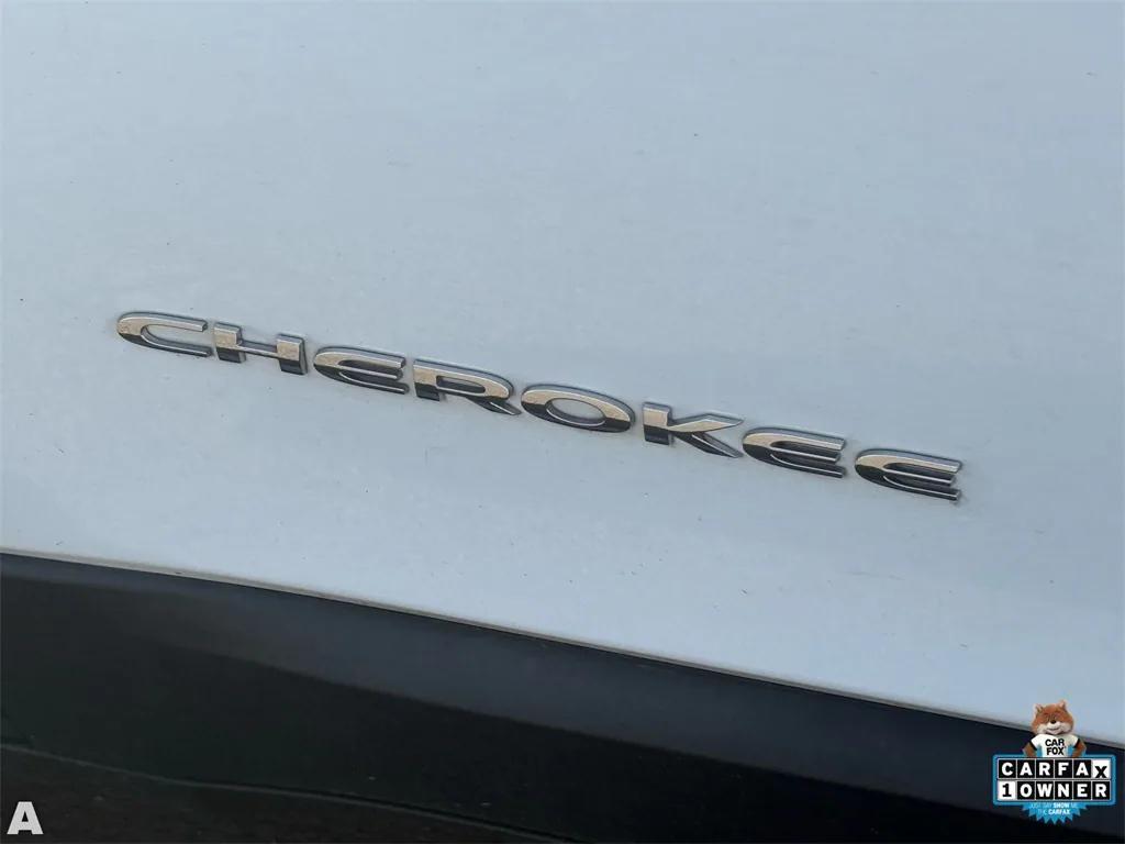 used 2015 Jeep Cherokee car, priced at $10,684