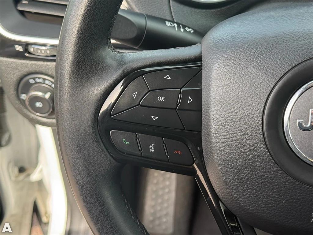 used 2023 Jeep Cherokee car, priced at $19,658