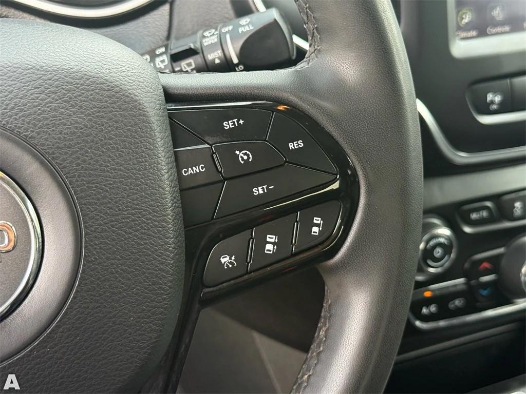 used 2023 Jeep Cherokee car, priced at $19,658