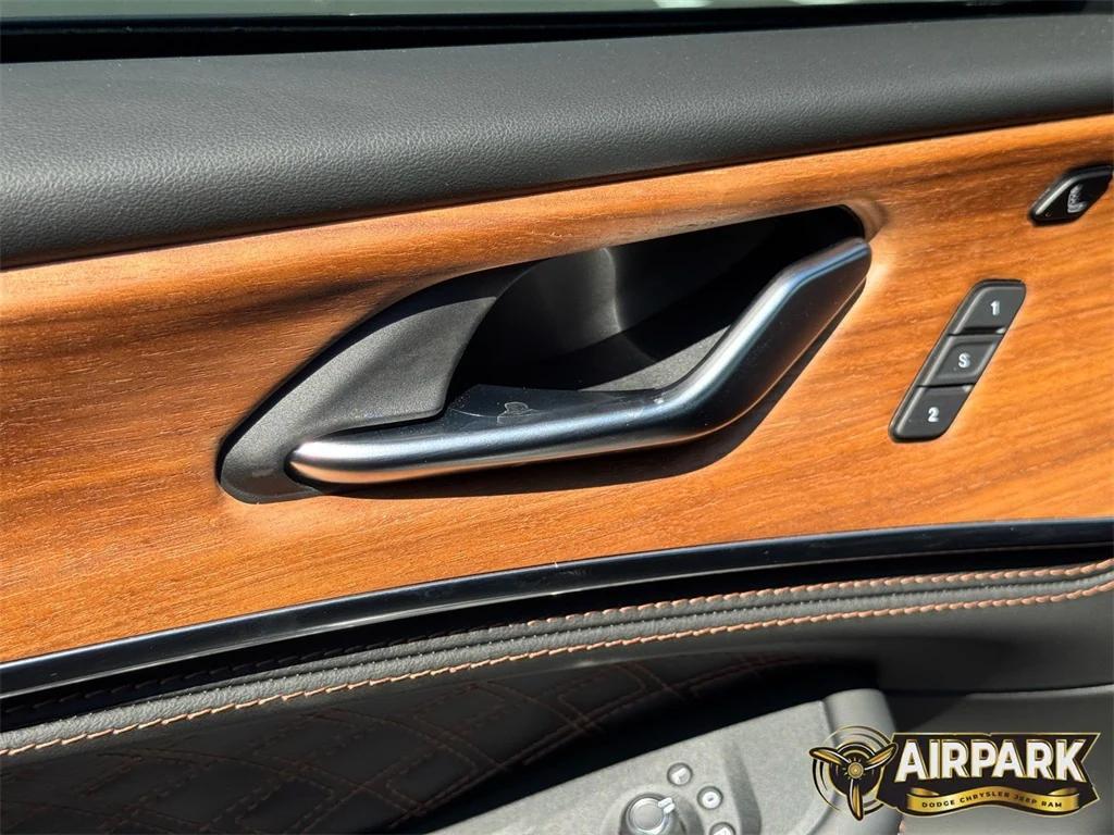 new 2025 Jeep Grand Cherokee L car, priced at $74,395