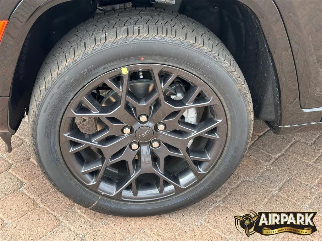 new 2025 Jeep Grand Cherokee car, priced at $71,045