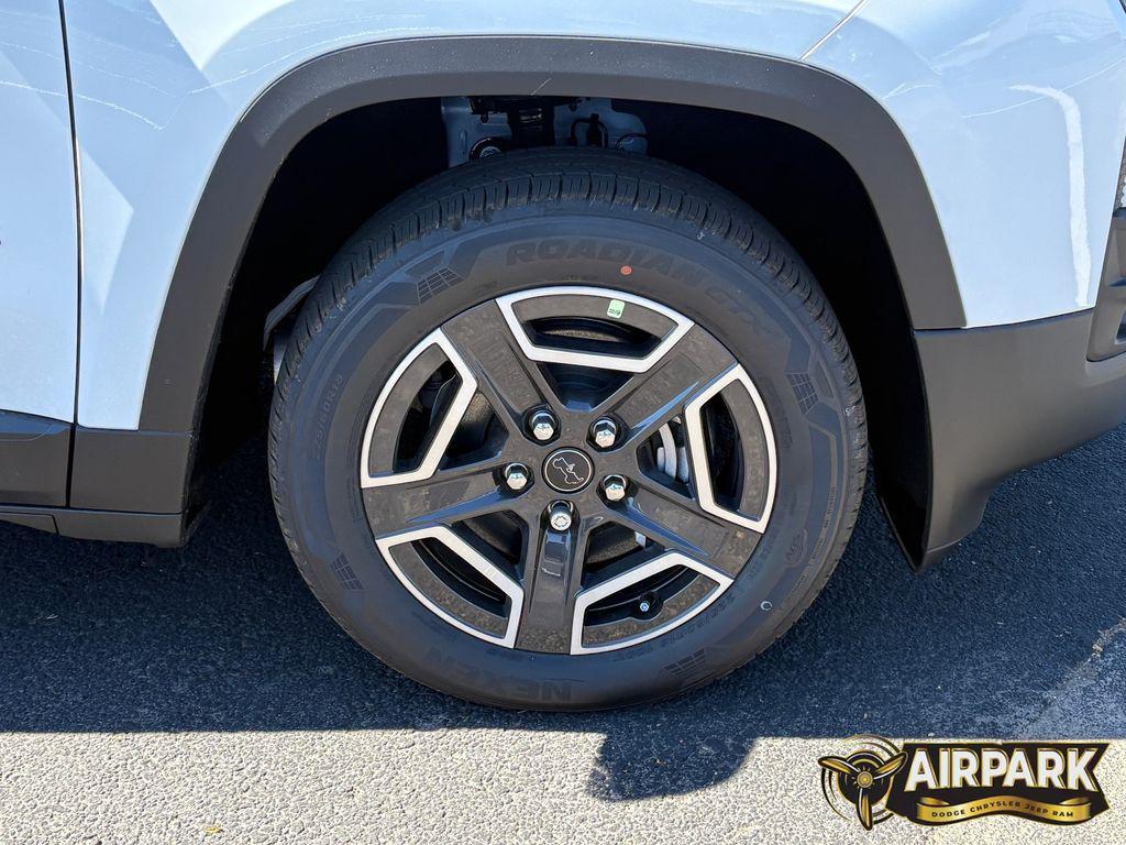 new 2026 Jeep Cherokee car, priced at $42,990