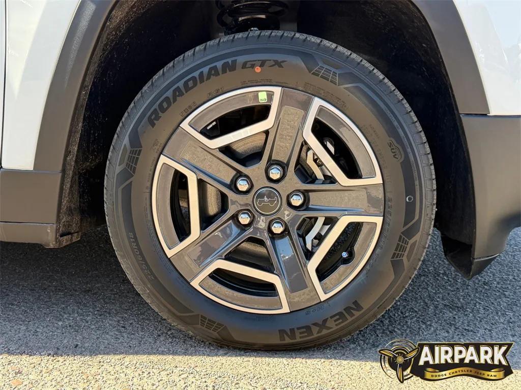 new 2026 Jeep Cherokee car, priced at $45,580