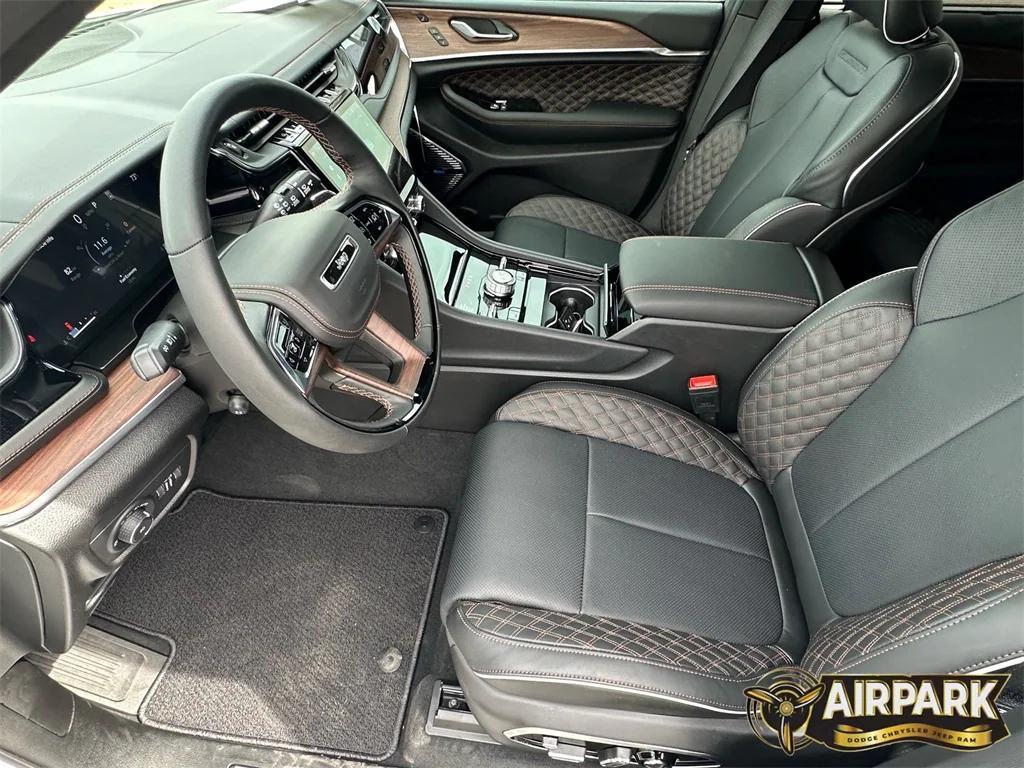 new 2025 Jeep Grand Cherokee car, priced at $67,725