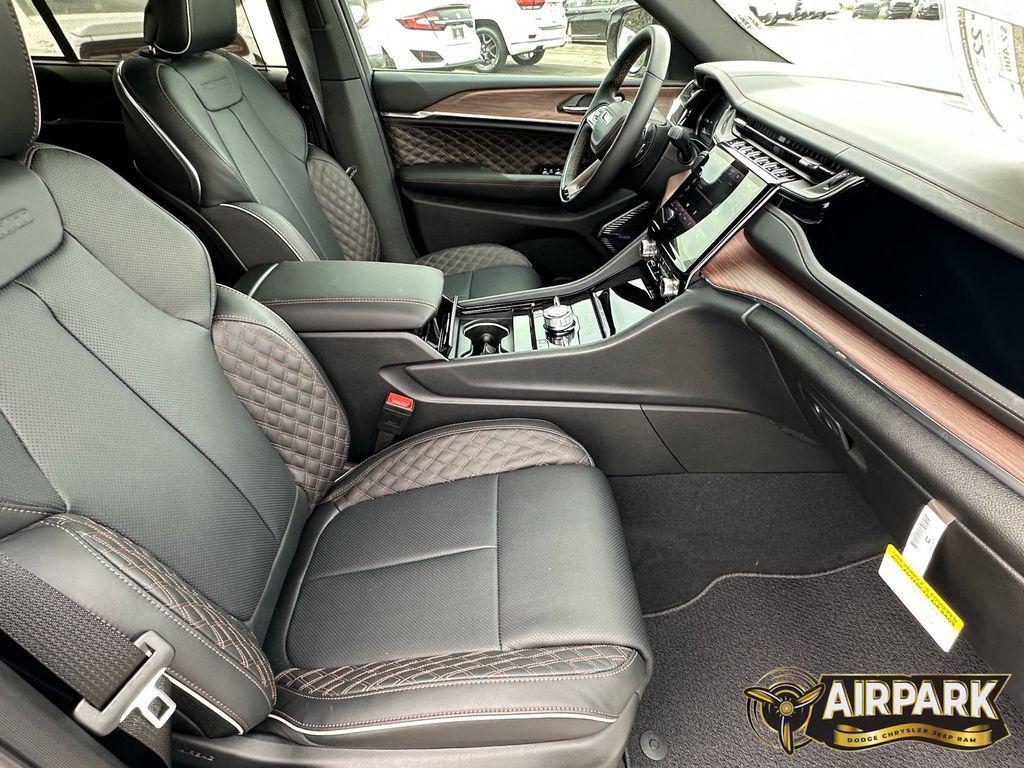 new 2025 Jeep Grand Cherokee car, priced at $67,725
