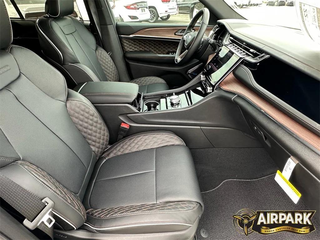 new 2025 Jeep Grand Cherokee car, priced at $67,725