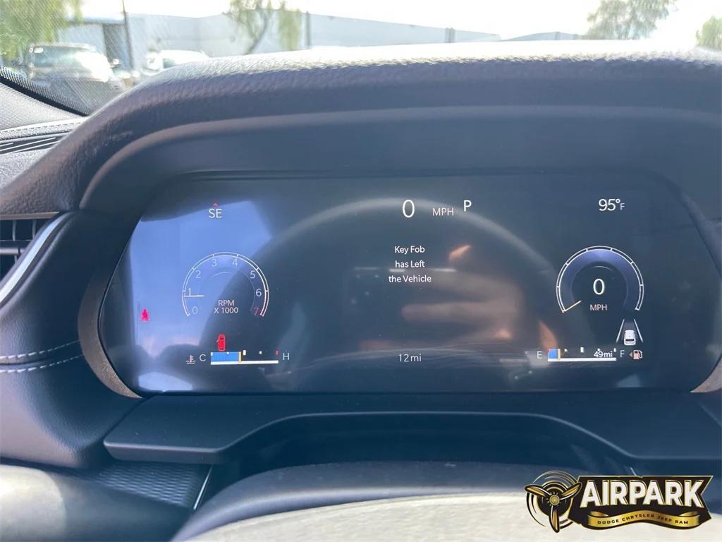 new 2025 Jeep Grand Cherokee car, priced at $45,165