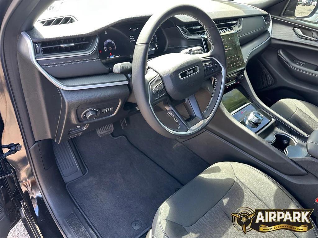 new 2025 Jeep Grand Cherokee car, priced at $45,165