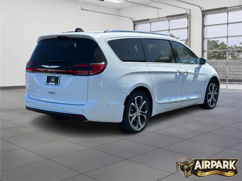 new 2024 Chrysler Pacifica car, priced at $55,585