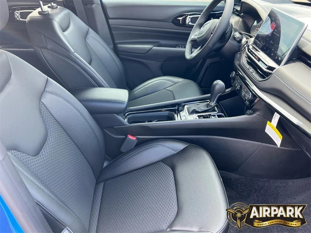 new 2025 Jeep Compass car, priced at $32,700