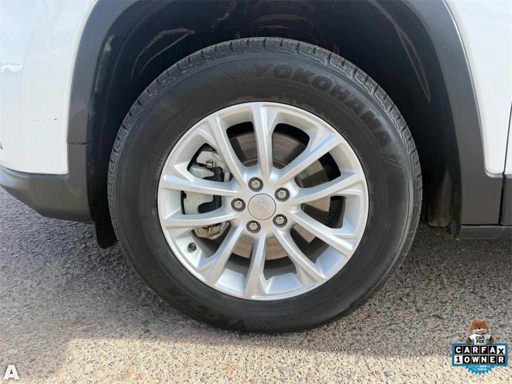 used 2022 Jeep Cherokee car, priced at $17,997