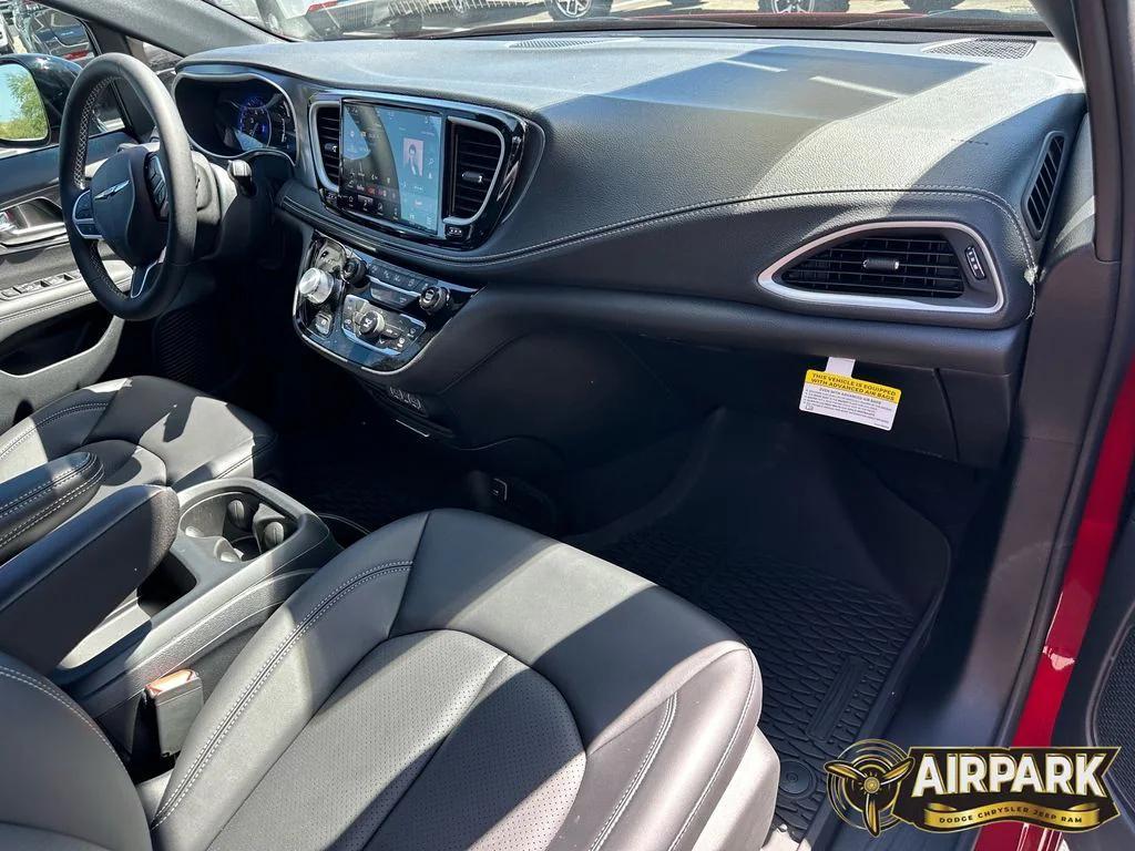 new 2025 Chrysler Pacifica car, priced at $49,285