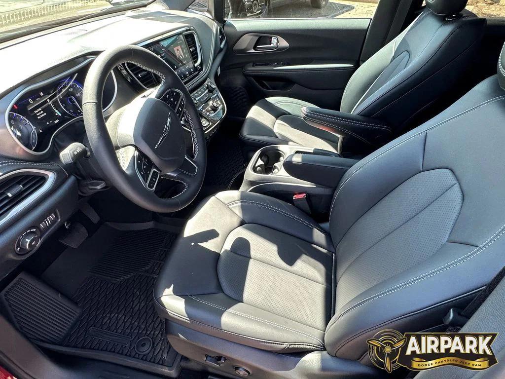 new 2025 Chrysler Pacifica car, priced at $49,285
