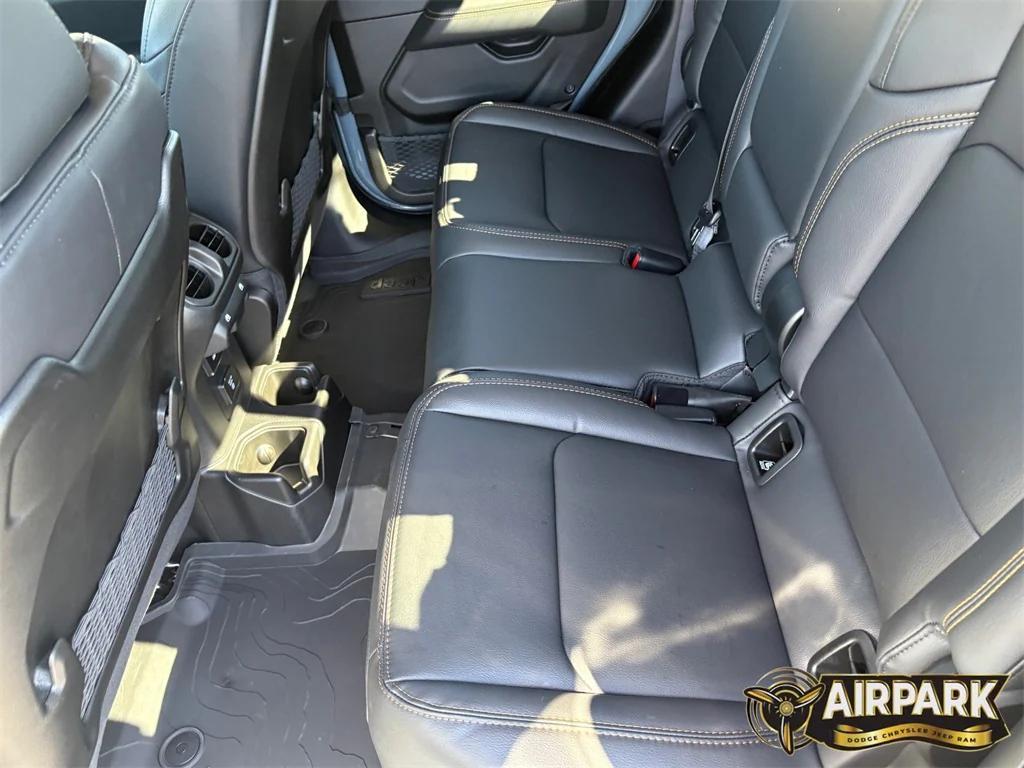 new 2025 Jeep Gladiator car, priced at $51,300