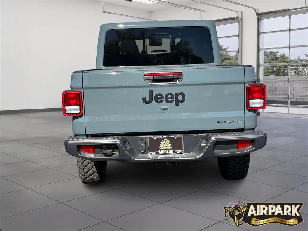 new 2025 Jeep Gladiator car, priced at $51,300