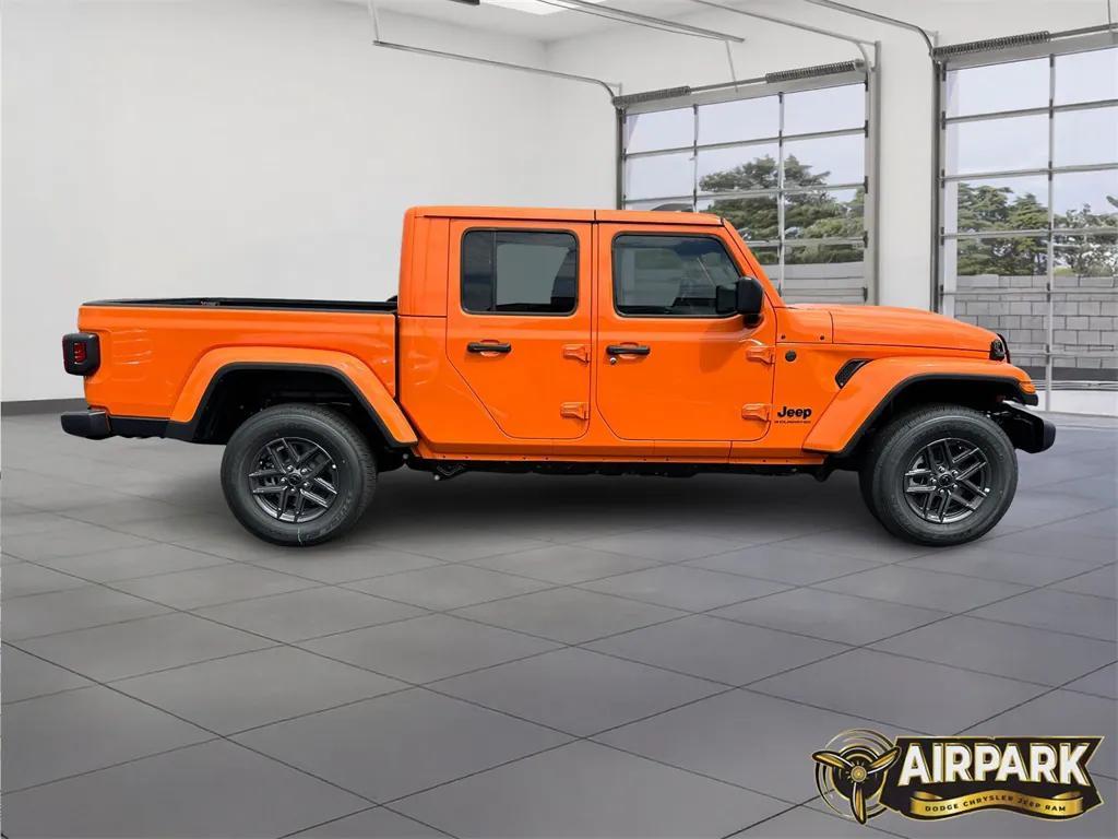 new 2025 Jeep Gladiator car, priced at $53,790