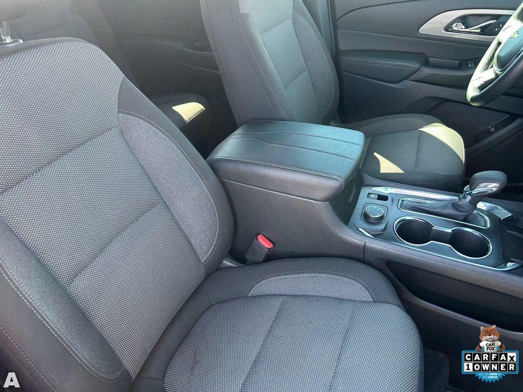used 2023 Chevrolet Traverse car, priced at $26,598