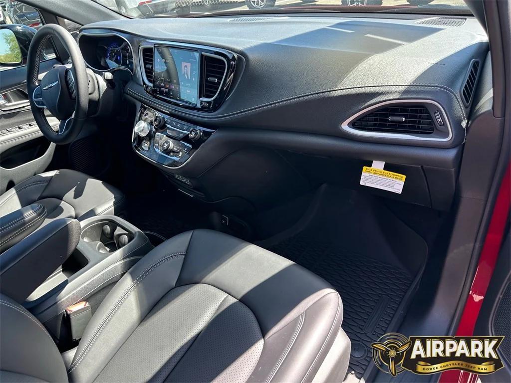 new 2025 Chrysler Pacifica car, priced at $49,285