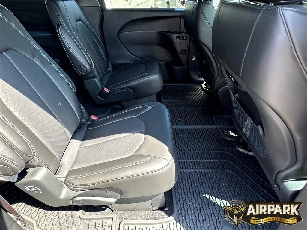 new 2025 Chrysler Pacifica car, priced at $49,285