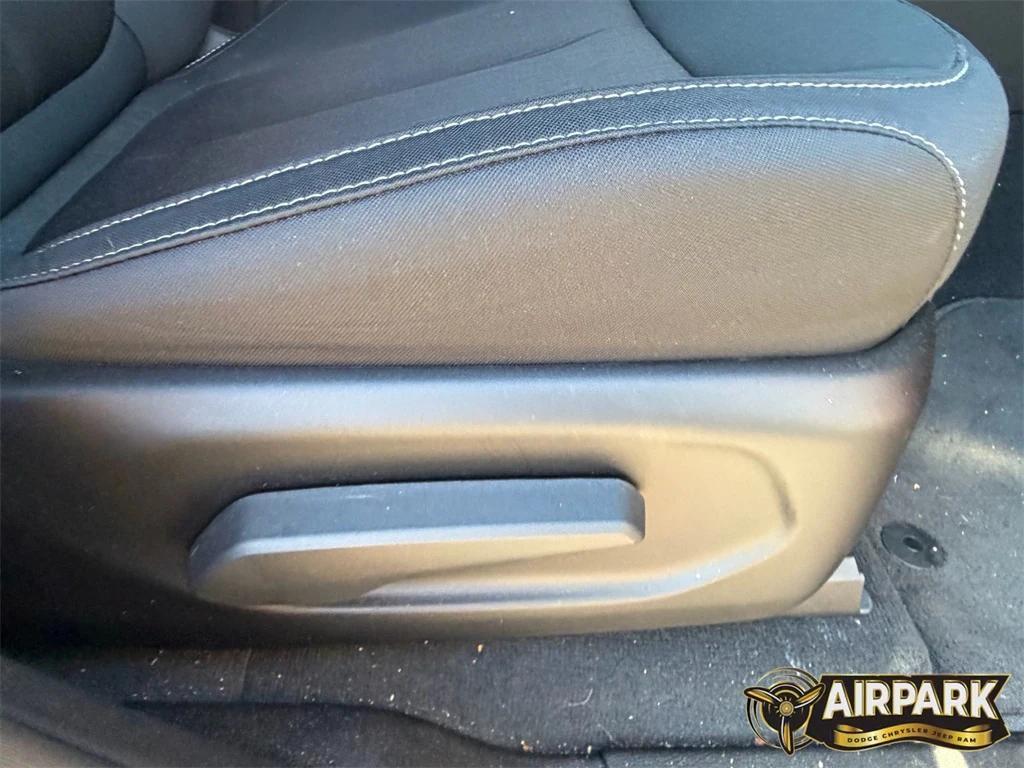 new 2025 Jeep Grand Cherokee car, priced at $40,600