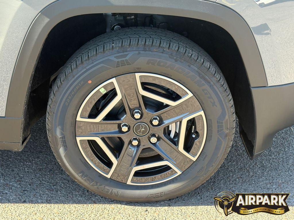 new 2026 Jeep Cherokee car, priced at $43,585