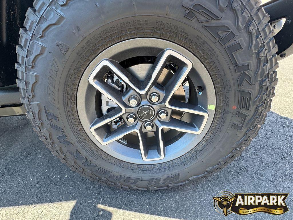 new 2026 Jeep Gladiator car, priced at $64,399