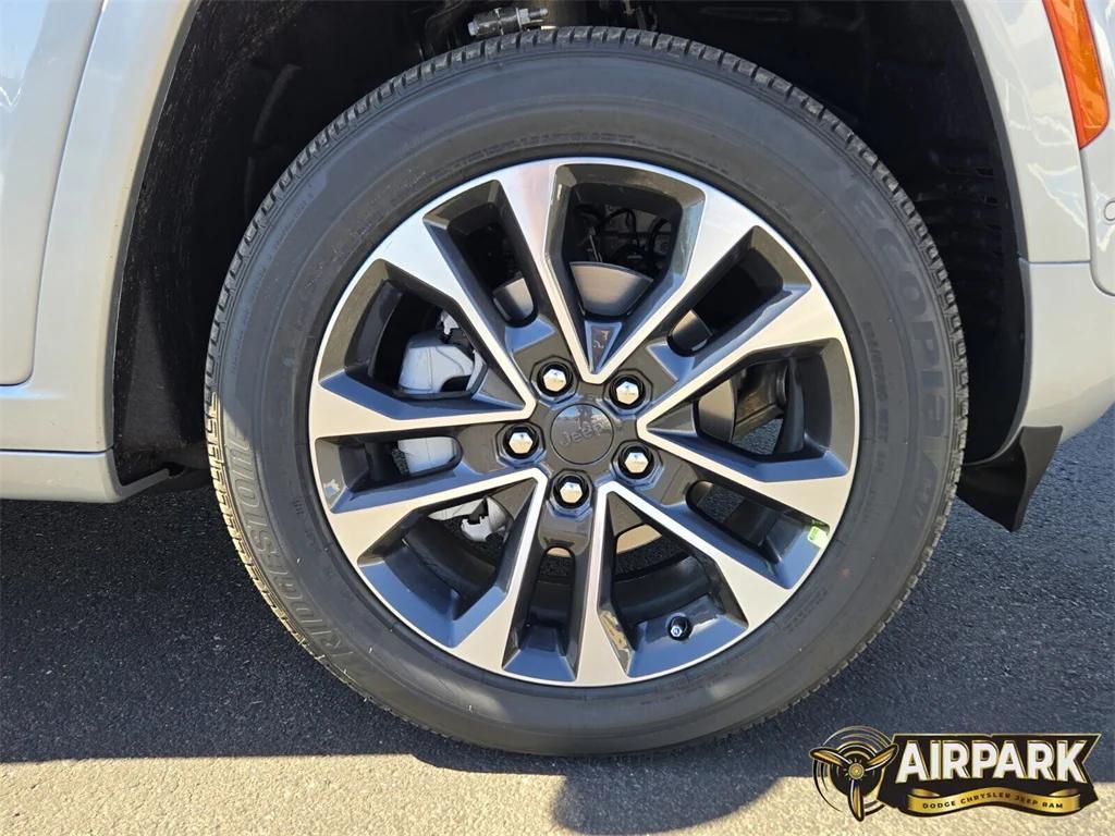 new 2025 Jeep Grand Cherokee car, priced at $69,225