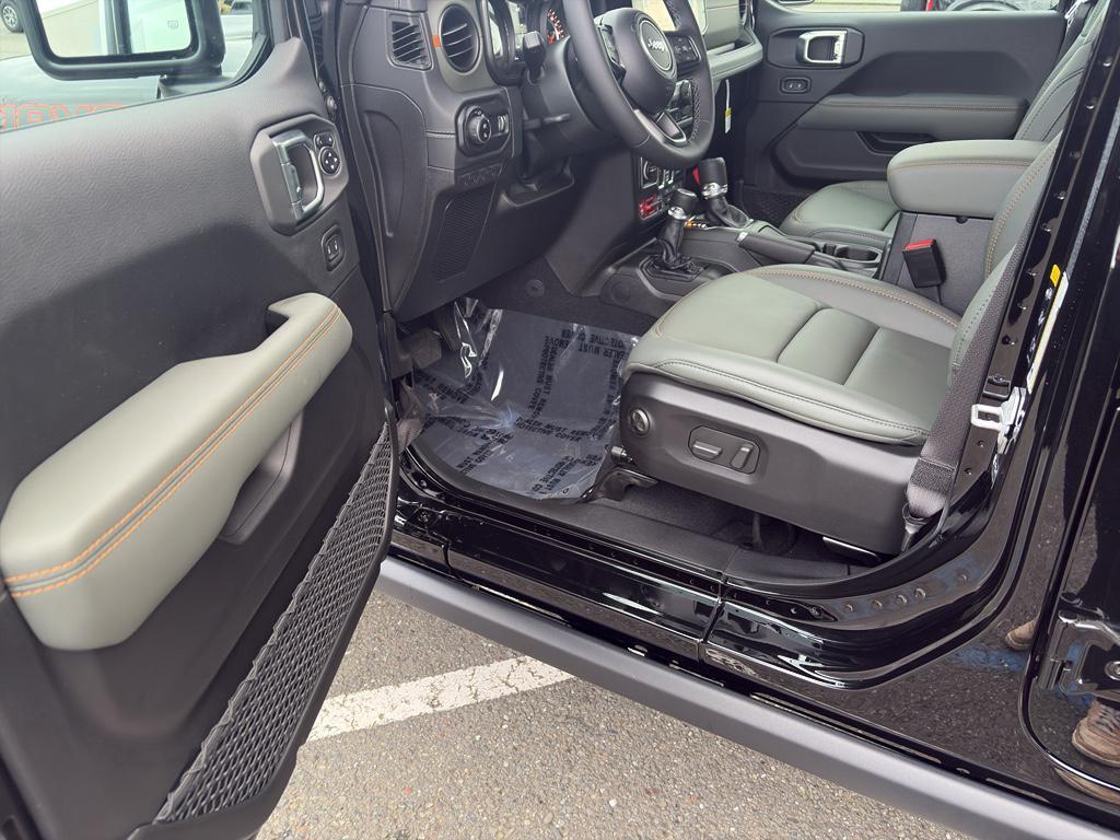 new 2026 Jeep Gladiator car, priced at $61,620