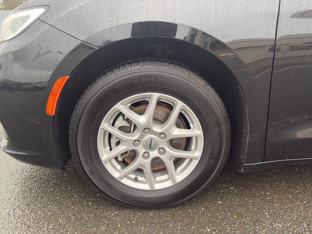 used 2024 Chrysler Pacifica car, priced at $31,500