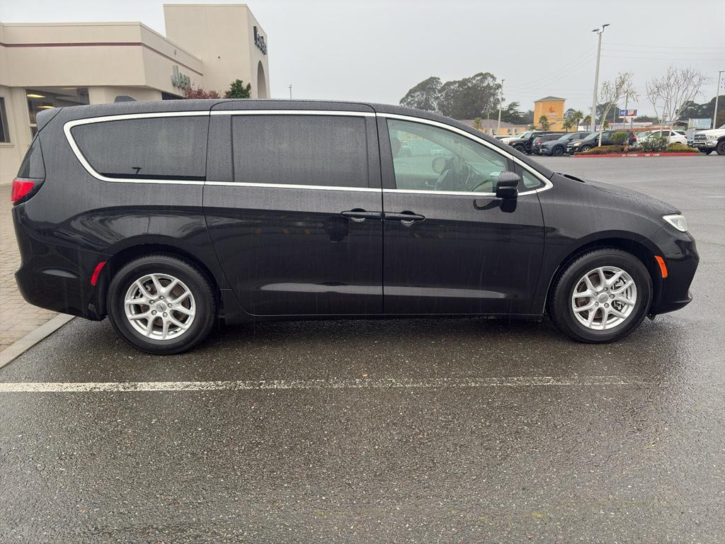 used 2024 Chrysler Pacifica car, priced at $31,500