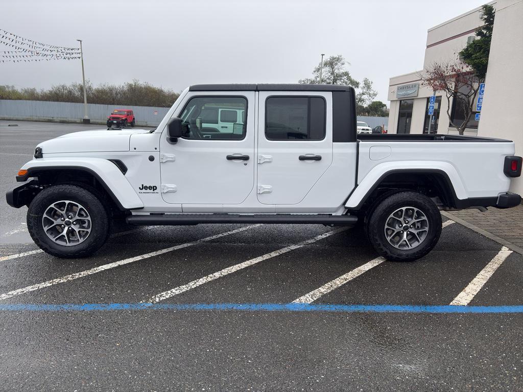 new 2026 Jeep Gladiator car, priced at $52,740