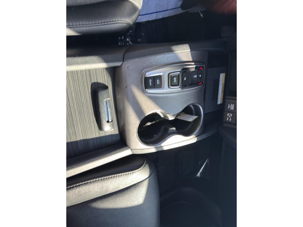 used 2022 Honda Pilot car, priced at $32,000