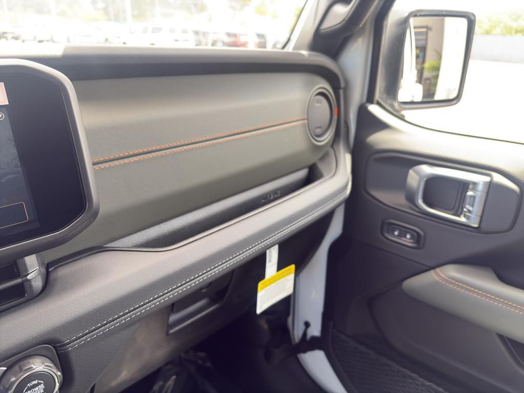 new 2026 Jeep Gladiator car, priced at $64,921