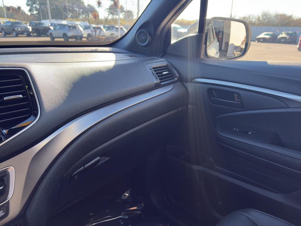 used 2023 Honda Passport car, priced at $33,000