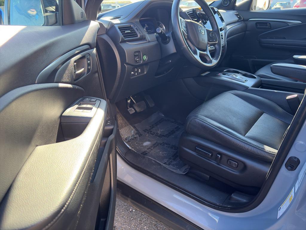 used 2023 Honda Passport car, priced at $33,000