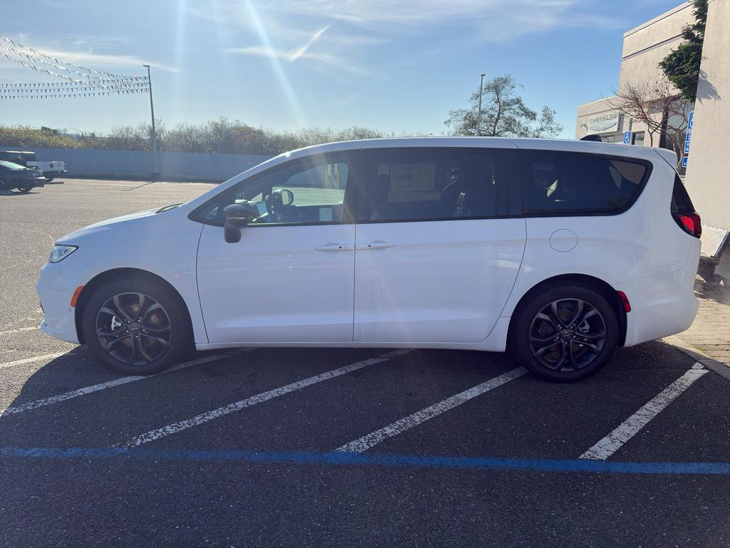 new 2026 Chrysler Pacifica car, priced at $48,760