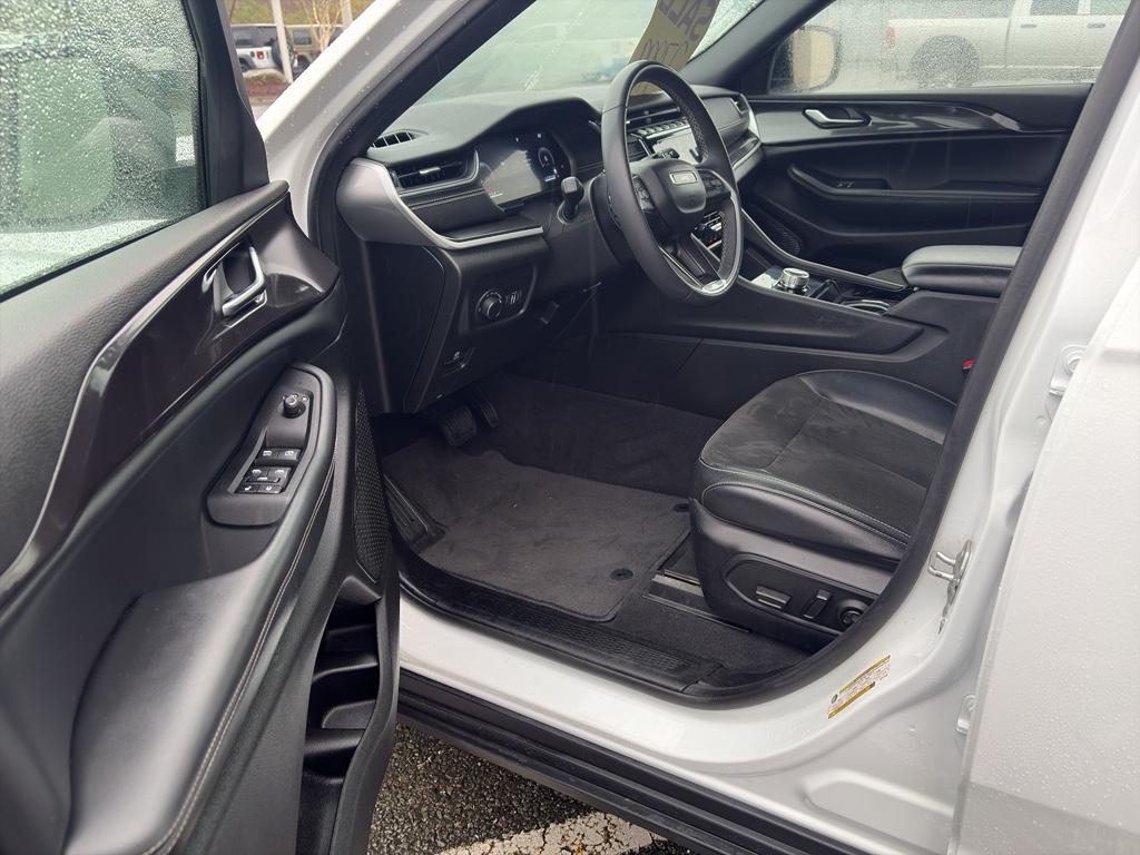 used 2023 Jeep Grand Cherokee L car, priced at $28,000