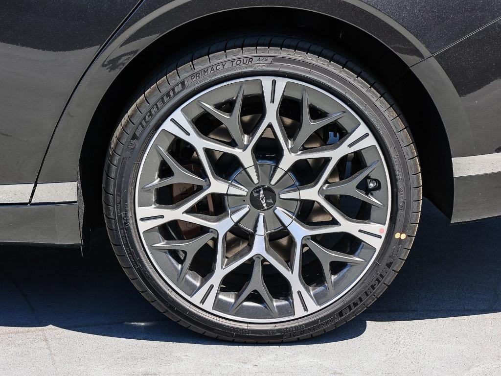 new 2026 Genesis G90 car, priced at $105,545