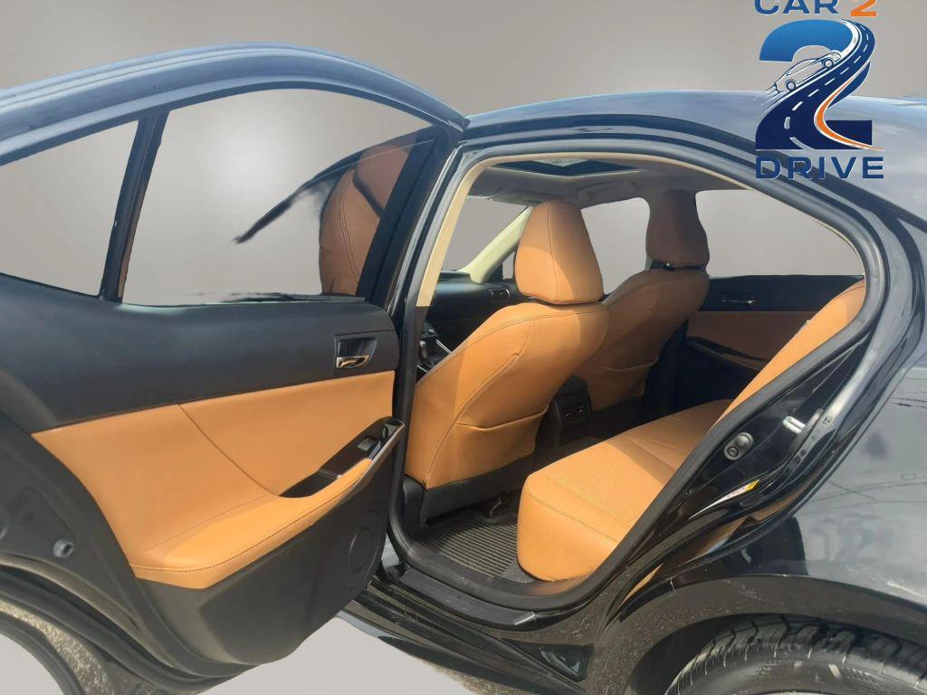Lexus IS view 14