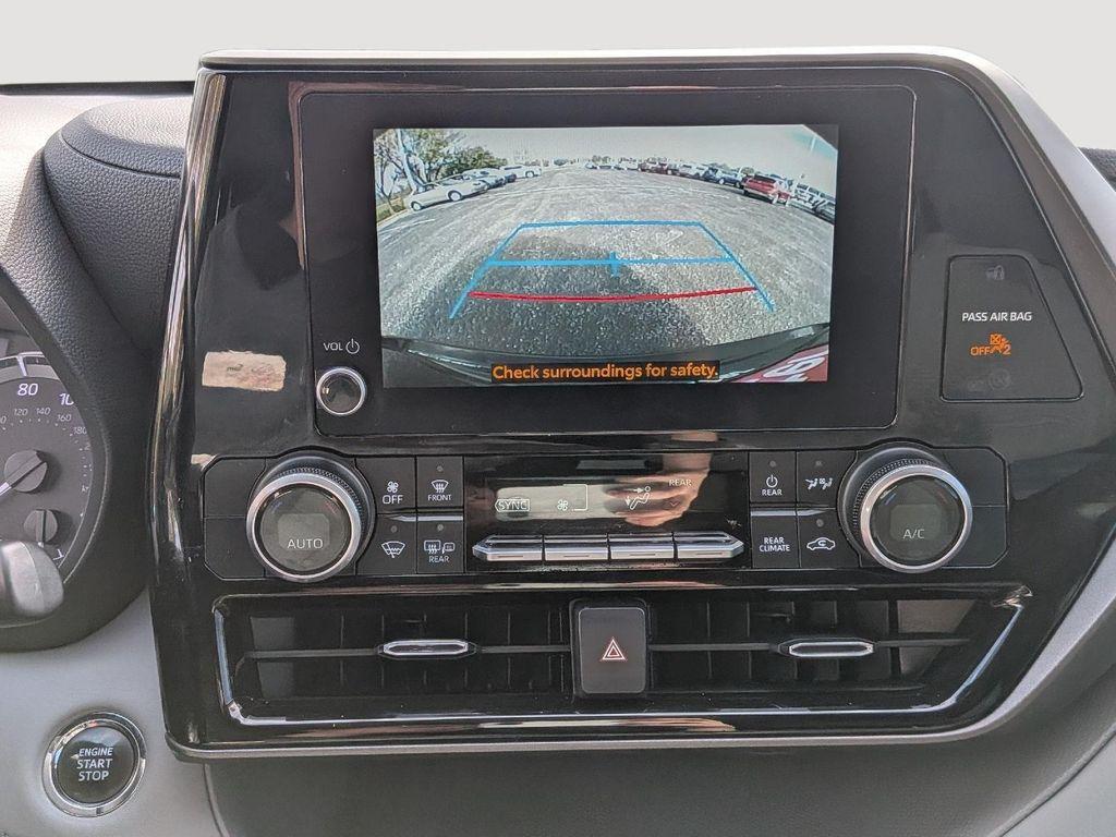 used 2023 Toyota Highlander car, priced at $30,995